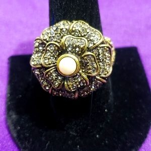 Retired Heidi Daus Swarovski Crystal & Faux Pearl Flower Ring